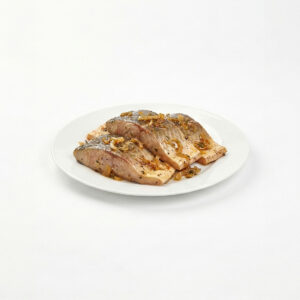 karp marynowany w cebuli i majeranku 200 g